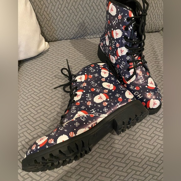 Christmas ๐
๐ฝ๐Combat-Type Santa Boots - Picture 6 of 10